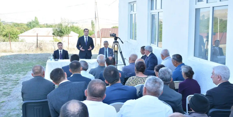 Rayon İcra Hakimiyyəti başçısının növbəti səyyar qəbulu rayonun Əhmədli kənd sakinləri ilə keçirilib